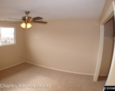 3004 Green Drive - Photo Thumbnail 4