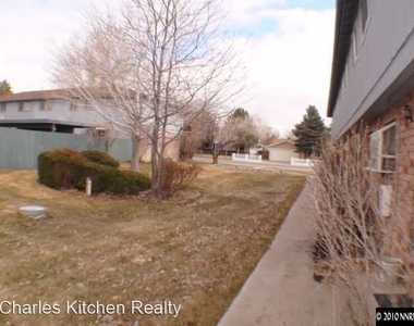 3004 Green Drive - Photo Thumbnail 7