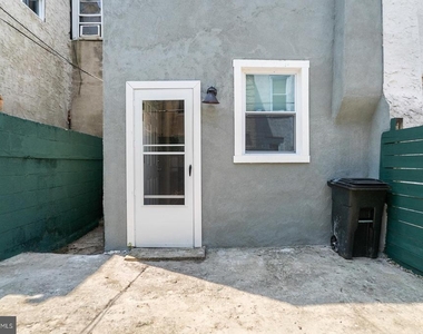 2245 Sigel St - Photo Thumbnail 7