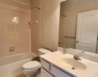 4324 Talmadge Cir - Photo Thumbnail 31