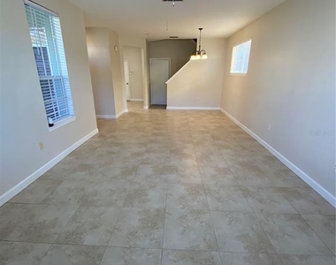 4007 Alexander Palm Court - Photo Thumbnail 2