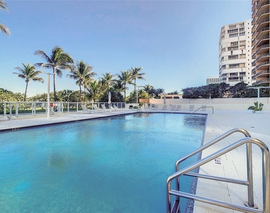 10185 Collins Ave - Photo Thumbnail 9