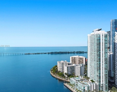 1300 Brickell Bay Dr - Photo Thumbnail 24