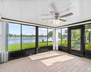 5397 Mirror Lakes Boulevard - Photo Thumbnail 15