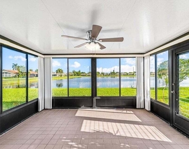 5397 Mirror Lakes Boulevard - Photo Thumbnail 14