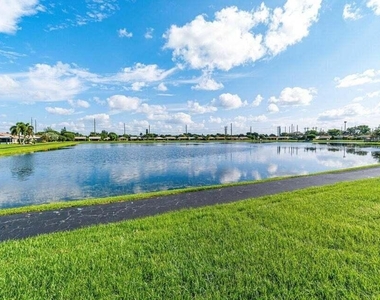 5397 Mirror Lakes Boulevard - Photo Thumbnail 17