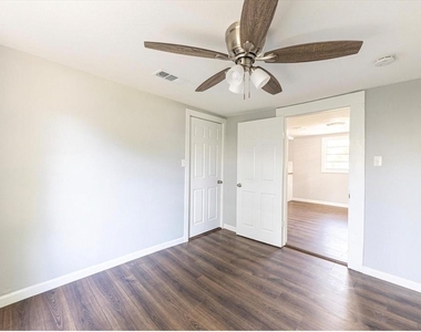 655 E Live Oak Street - Photo Thumbnail 8