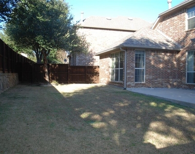 112 Lavaca Drive - Photo Thumbnail 27