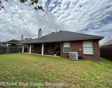 139 Riverbrooke Drive - Photo Thumbnail 17