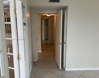 3725 S Ocean Dr - Photo Thumbnail 9