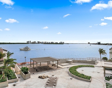 100 Lakeshore Drive - Photo Thumbnail 37