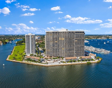 100 Lakeshore Drive - Photo Thumbnail 6