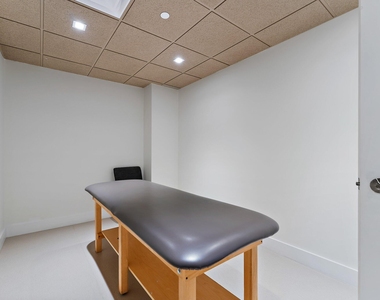100 Lakeshore Drive - Photo Thumbnail 48