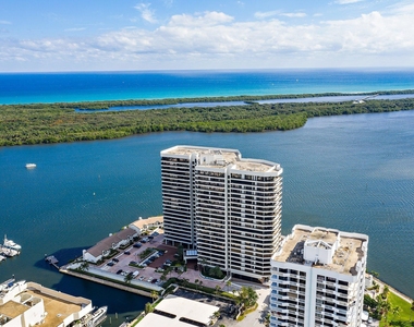 100 Lakeshore Drive - Photo Thumbnail 49