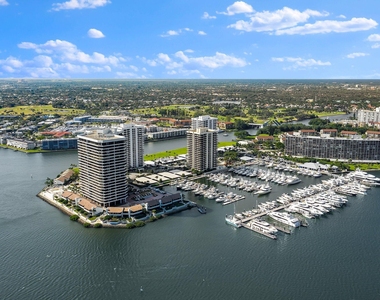 100 Lakeshore Drive - Photo Thumbnail 55