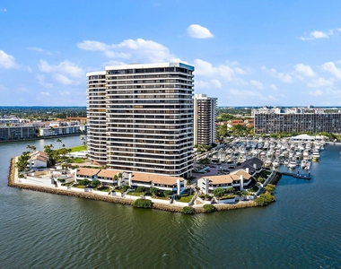 100 Lakeshore Drive - Photo Thumbnail 52