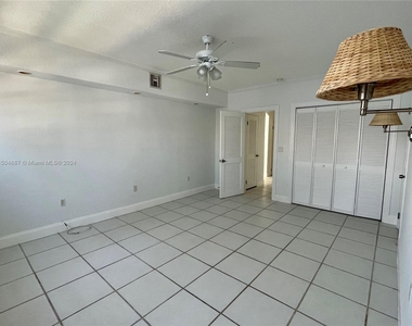 462 Golden Isles Dr - Photo Thumbnail 23