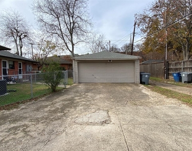 6433 Ravendale Lane - Photo Thumbnail 11