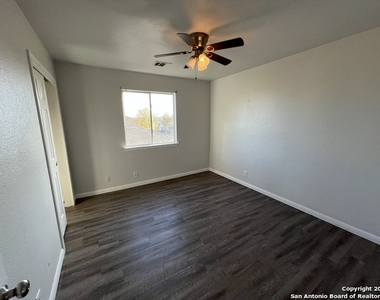 4819 Dahlia Terrace - Photo Thumbnail 33