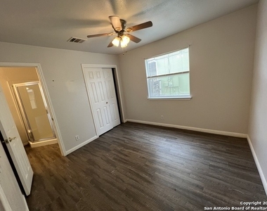 4819 Dahlia Terrace - Photo Thumbnail 15