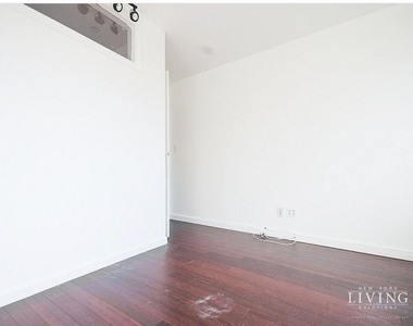 286 Stanhope Street - Photo Thumbnail 4