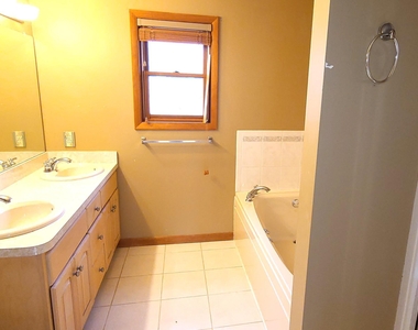 907 Thornberry Court - Photo Thumbnail 22