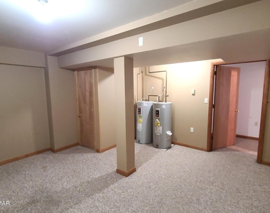 907 Thornberry Court - Photo Thumbnail 12