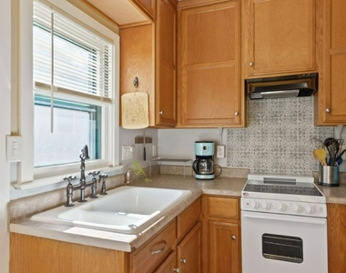 503 Mathews Street Unit 1 - Photo Thumbnail 4