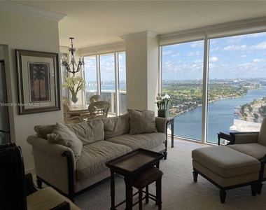 4779 Collins Ave - Photo Thumbnail 3