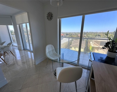 8925 Collins Ave - Photo Thumbnail 11