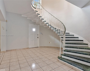 3011 Royal Palm Ave - Photo Thumbnail 2