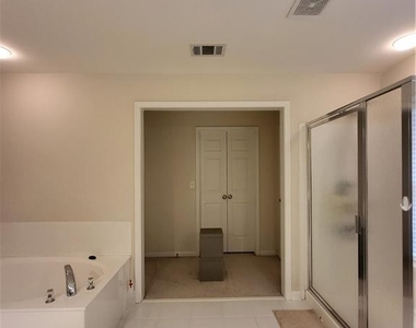 5068 Bethpage Drive - Photo Thumbnail 31