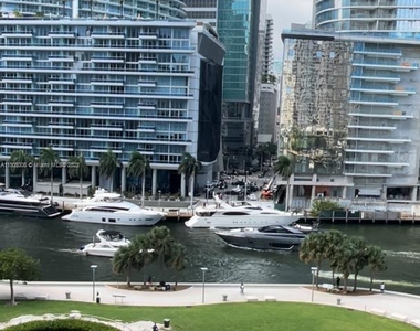 475 Brickell Ave - Photo Thumbnail 0