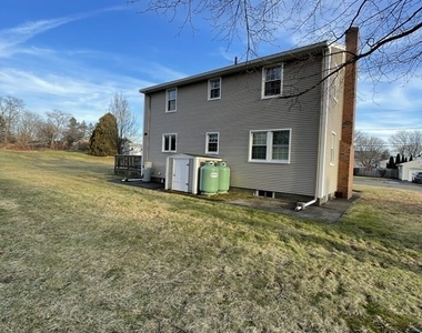 46 Glendale Dr - Photo Thumbnail 2