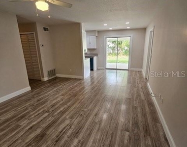 618 Jupiter Way - Photo Thumbnail 2