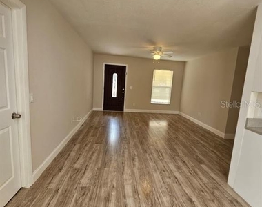 618 Jupiter Way - Photo Thumbnail 1