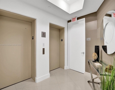 15901 Collins Ave - Photo Thumbnail 50