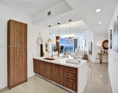 15901 Collins Ave - Photo Thumbnail 14