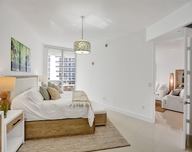 15901 Collins Ave - Photo Thumbnail 27