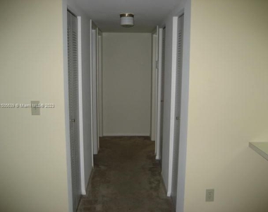 10744 N Kendall Dr - Photo Thumbnail 14