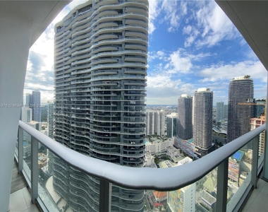 1010 Brickell Ave - Photo Thumbnail 9