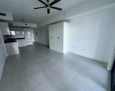 1010 Brickell Ave - Photo Thumbnail 6