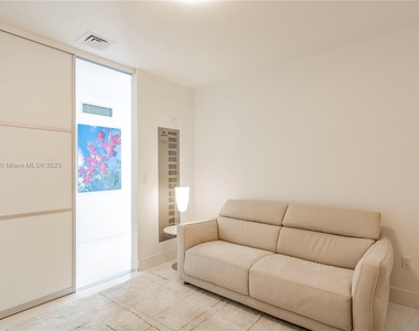 16901 Collins Ave - Photo Thumbnail 19