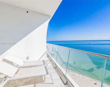 16901 Collins Ave - Photo Thumbnail 13