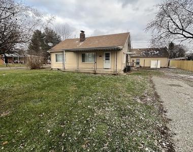 1745 N Lesley Avenue - Photo Thumbnail 0