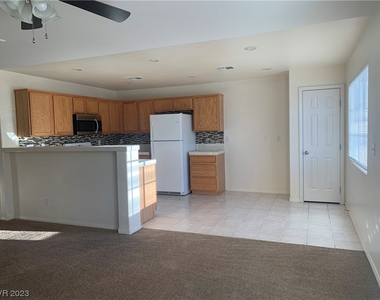 6312 Yampa River Way - Photo Thumbnail 7