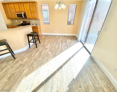 761 Crest Valley Place - Photo Thumbnail 3