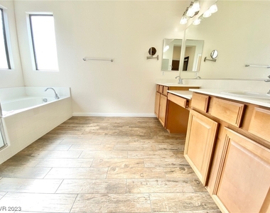 761 Crest Valley Place - Photo Thumbnail 30