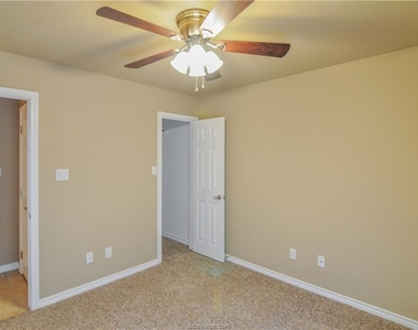 908 Crystal Dove Avenue - Photo Thumbnail 14