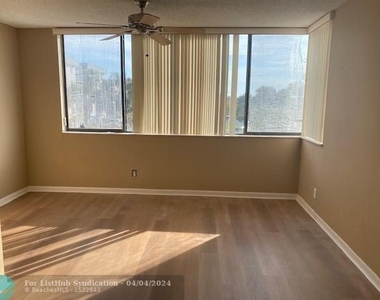 8020 Hampton Blvd - Photo Thumbnail 23